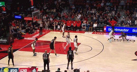 kaiyun.com-好哥们！助攻瀚森上演五佳球暴扣 韦斯利激情庆祝