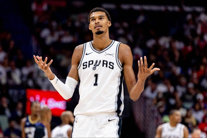 开云体育下载-肘击对手脖子，文班亚马重罚禁赛？NBA官宣，处罚有结论了|马刺|森林狼|明尼苏达森林狼队|圣安东尼奥马刺队|纳兹-里德_新浪体育_新浪新闻